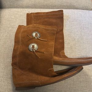 Minnetonka boot